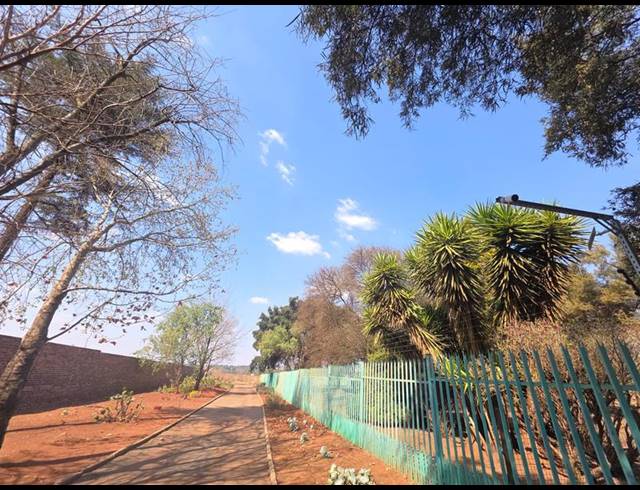 LAND FOR SALE IN BREDELL